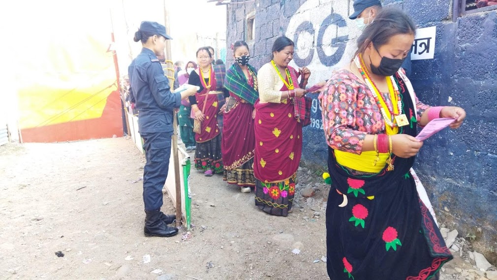 गोरखा महोत्सवको २०७९ को अन्तिम दिन लैङ्गिक हिंसा विरुद्दको जानकारी मूलक प्रचा वितरण गरिदै